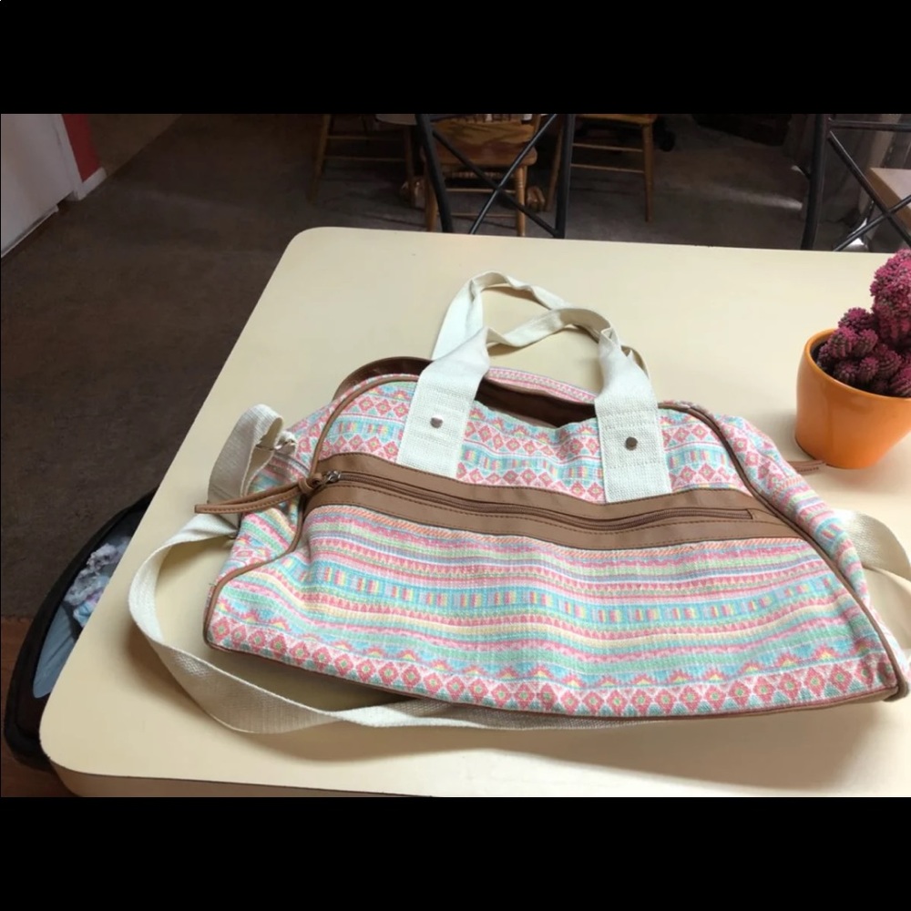 No boundaries tote bag